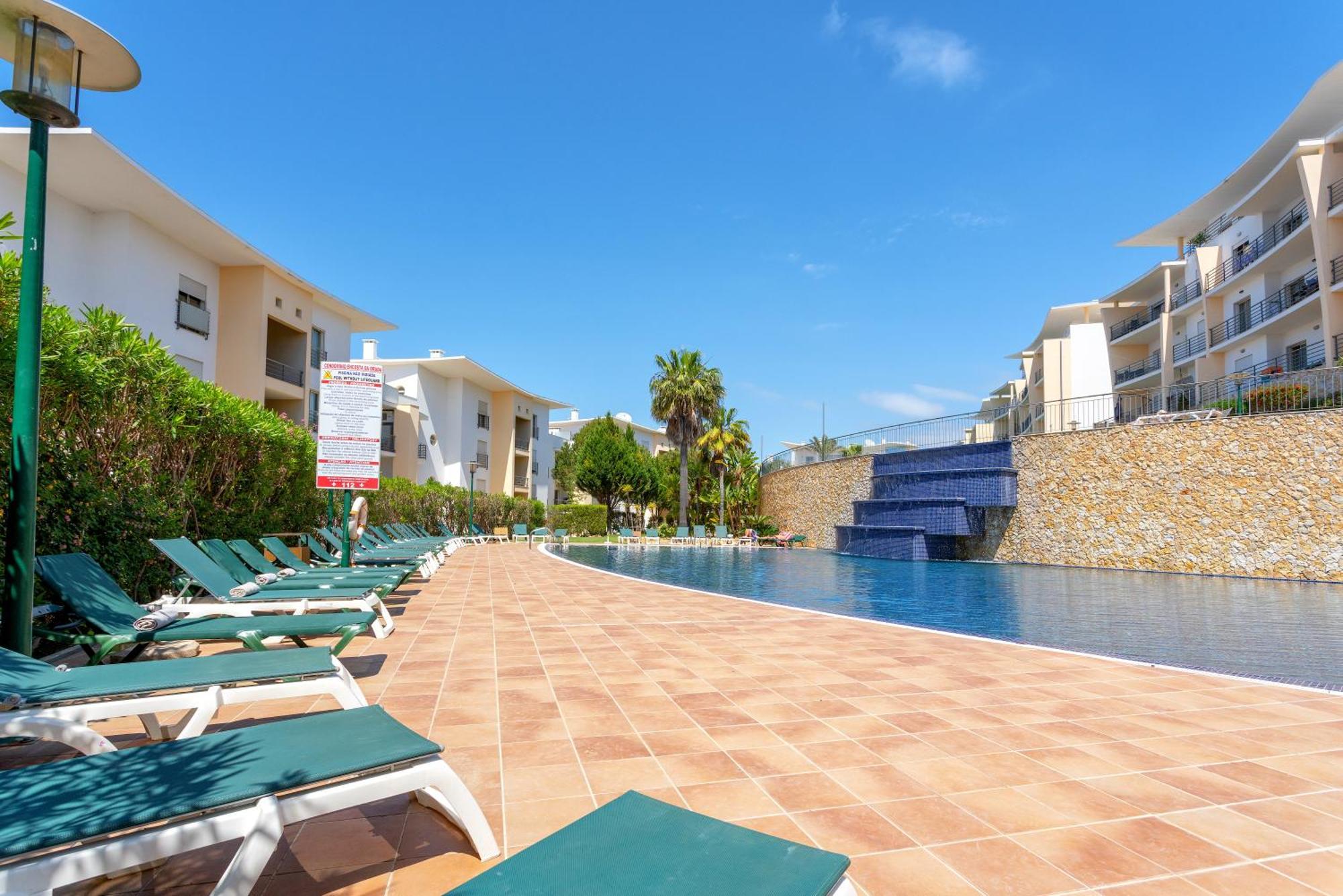 Bnb Homes Ocean View Apartment With Huge Sunny Terrace, 2 Swimming Pools & Tennis Court Albufeira Dış mekan fotoğraf